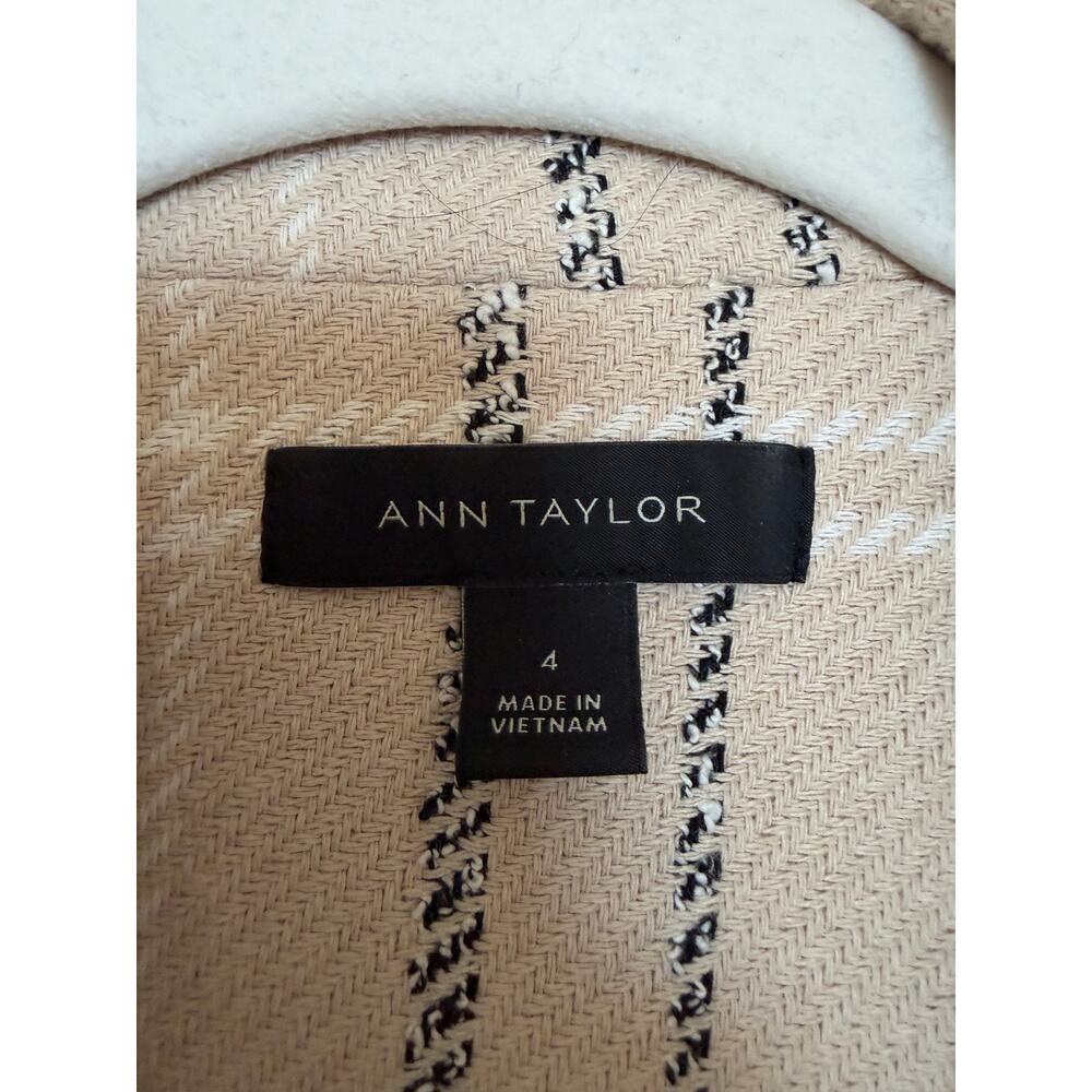 Ann Taylor - Plaid Bedford Blazer - size 4 - Picture 4 of 6